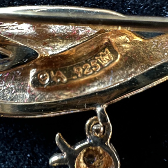 Vintage Gold tone Bird Brooch with dangling hatching egg - Picture 5 of 6